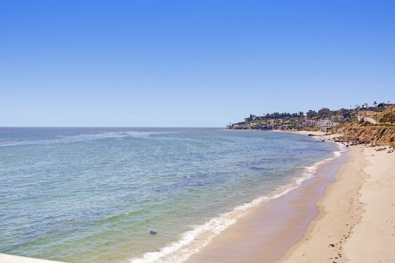 Malibu Beachfront Luxe with Private Beach Access - Malibu, California