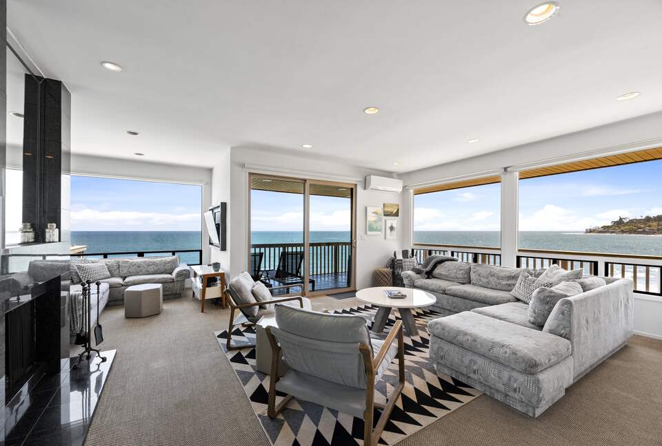 Malibu Beachfront Luxe with Private Beach Access - Malibu, California