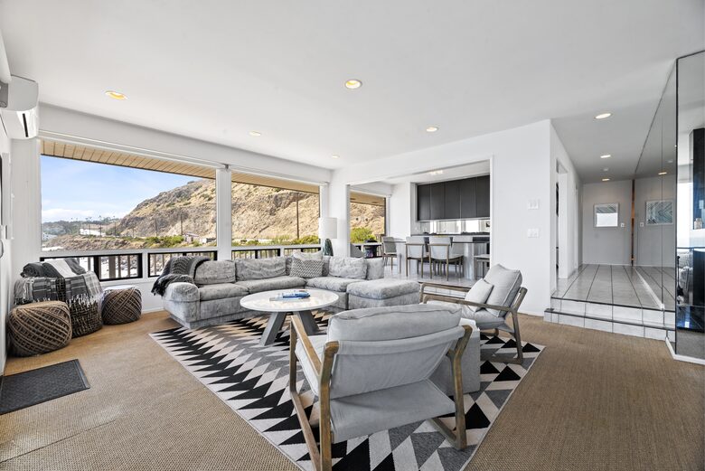 Malibu Beachfront Luxe with Private Beach Access - Malibu, California