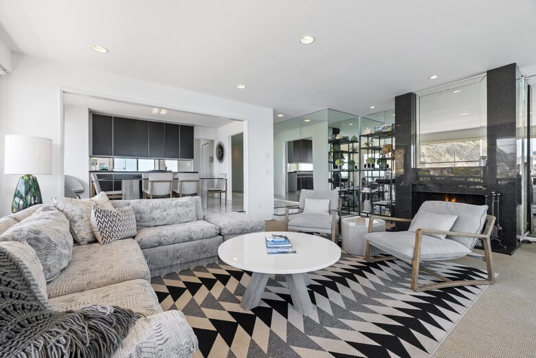 Malibu Beachfront Luxe with Private Beach Access - Malibu, California