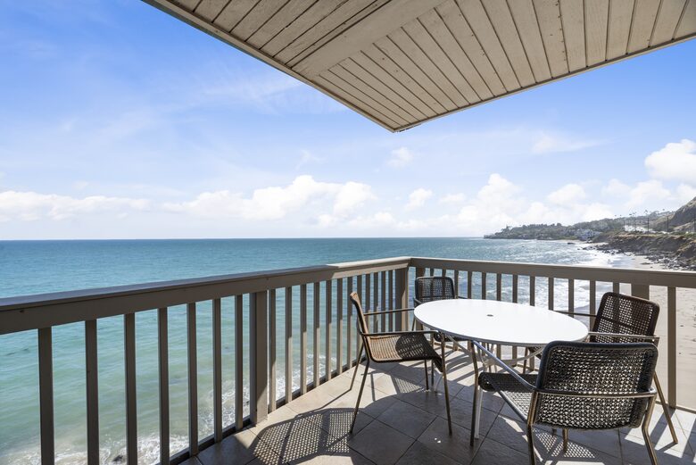 Malibu Beachfront Luxe with Private Beach Access - Malibu, California