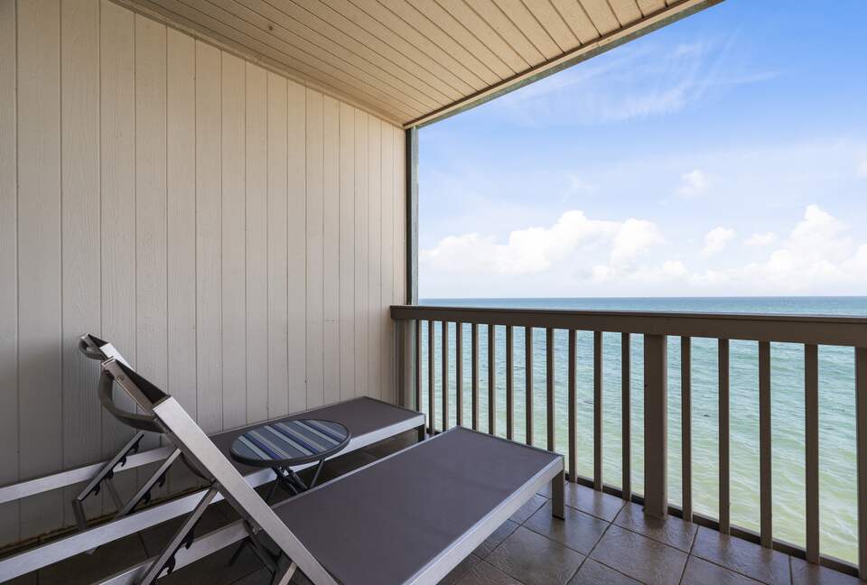 Malibu Beachfront Luxe with Private Beach Access - Malibu, California