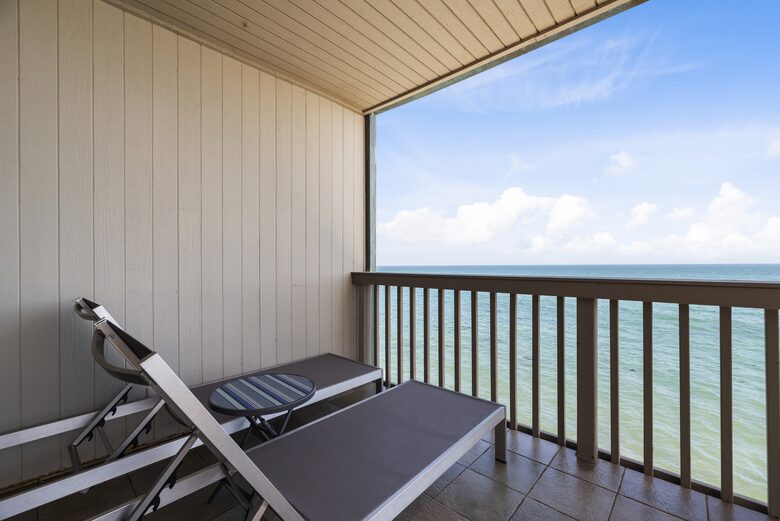 Malibu Beachfront Luxe with Private Beach Access - Malibu, California