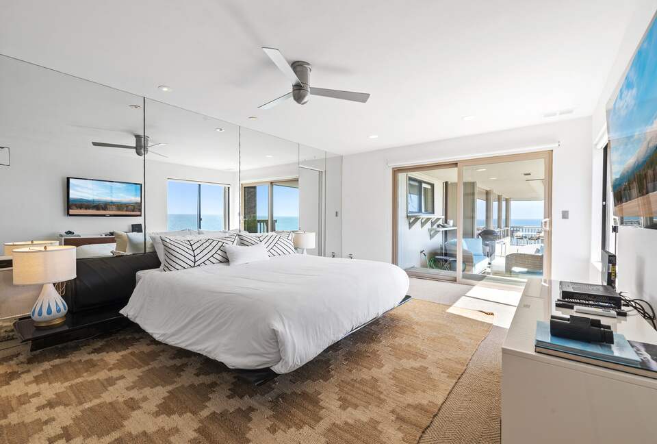 Malibu Beachfront Luxe with Private Beach Access - Malibu, California