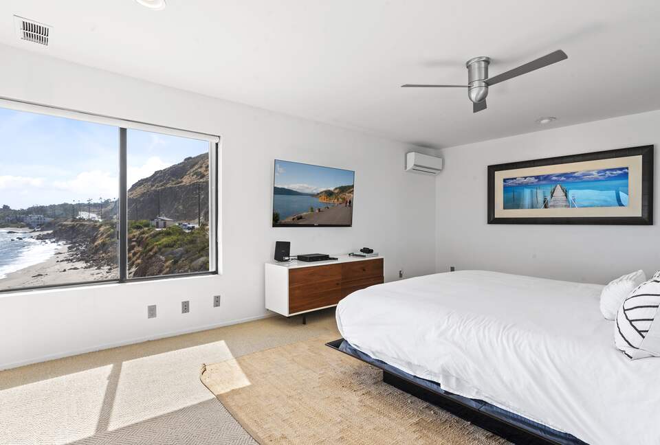 Malibu Beachfront Luxe with Private Beach Access - Malibu, California