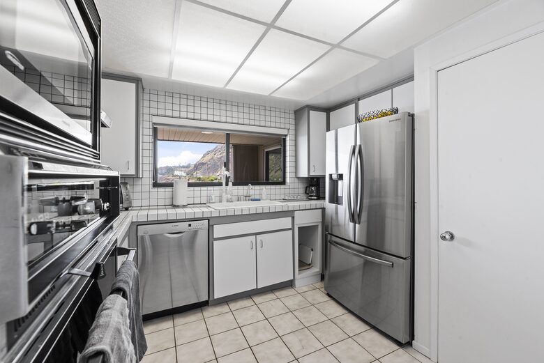 Malibu Beachfront Luxe with Private Beach Access - Malibu, California