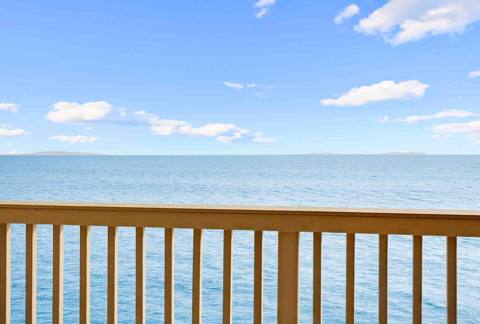 Malibu Beachfront Luxe with Private Beach Access - Malibu, California