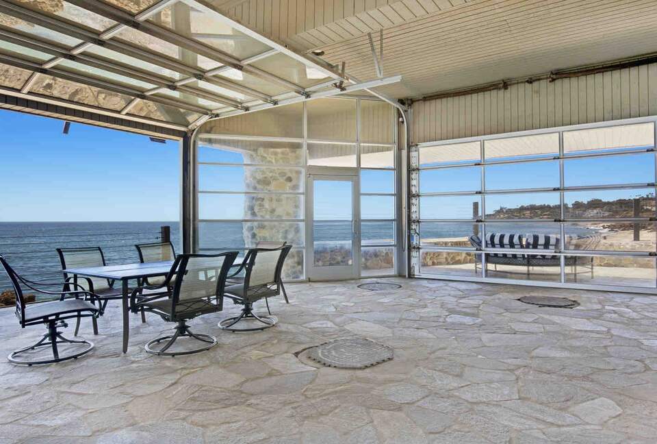 Malibu Beachfront Luxe with Private Beach Access - Malibu, California