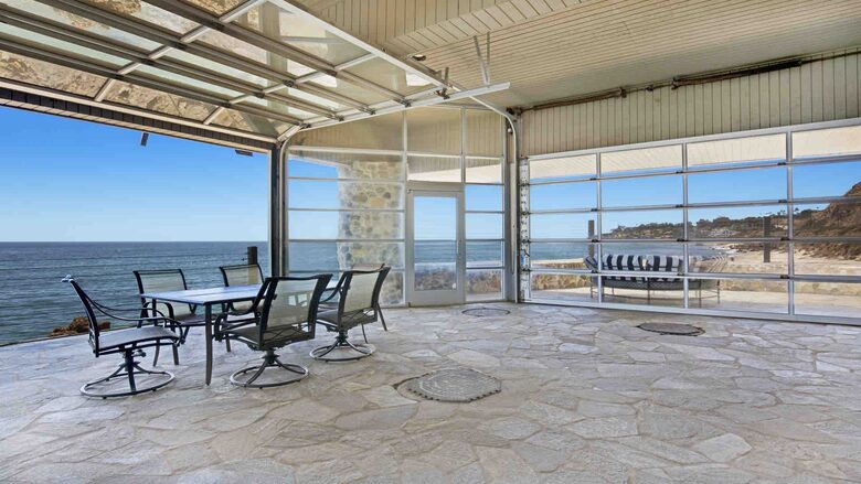 Malibu Beachfront Luxe with Private Beach Access - Malibu, California