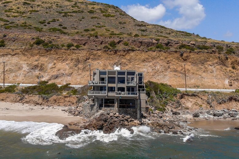 Malibu Beachfront Luxe with Private Beach Access - Malibu, California