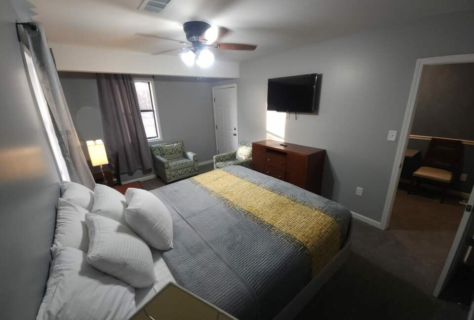 Luxury Estate 14 bedroom with Pool, Hot tub, Sauna, Bar - Memphis, Tennessee