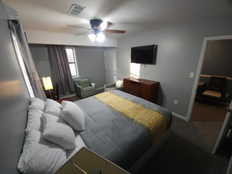 Luxury Estate 14 bedroom with Pool, Hot tub, Sauna, Bar - Memphis, Tennessee