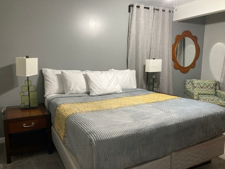 Luxury Estate 14 bedroom with Pool, Hot tub, Sauna, Bar - Memphis, Tennessee