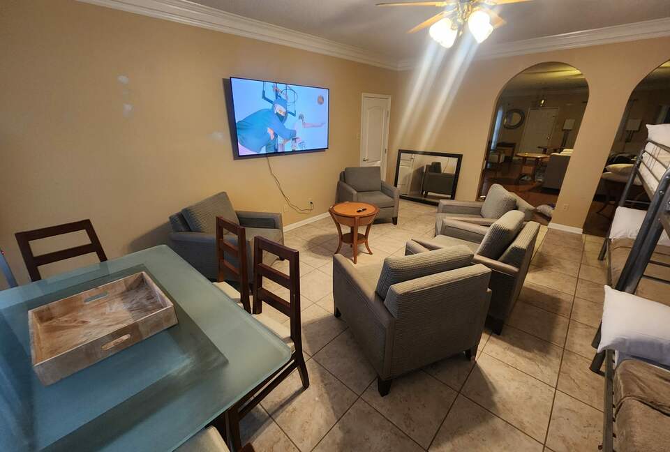 Luxury Mansion 9 King beds and more Pool and Hoops - Southhaven, Mississippi