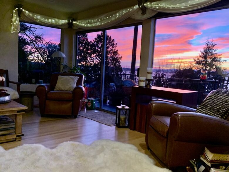 Golden Sunset Villa - Seattle, Washington