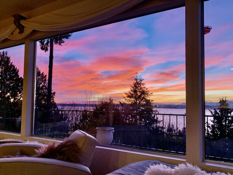 Golden Sunset Villa - Seattle, Washington