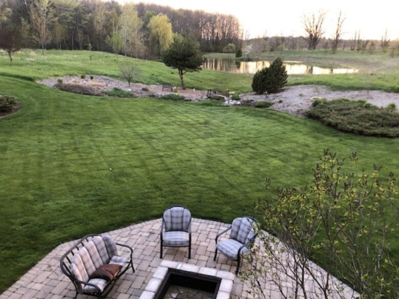 Beautiful and Large Private Log home in Wisconsin's Golfing Capitol - Sheboygan, Wisconsin