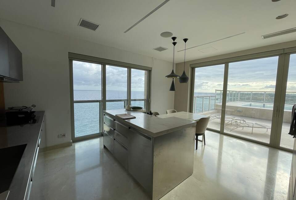 Luxury Seafront Penthouse Valletta - Sliema, Malta