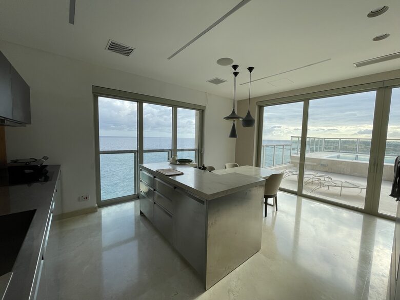 Luxury Seafront Penthouse Valletta - Sliema, Malta