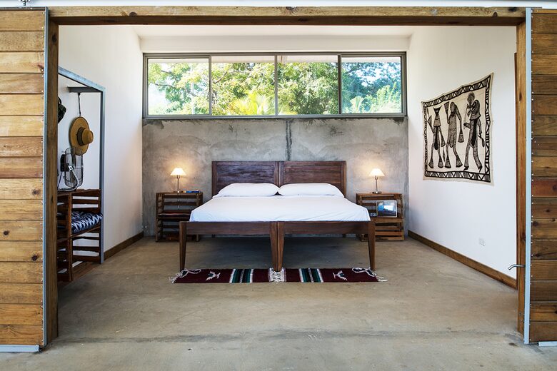 Casa Comunal Beach Front Getaway - Bocas del Toro, Panama