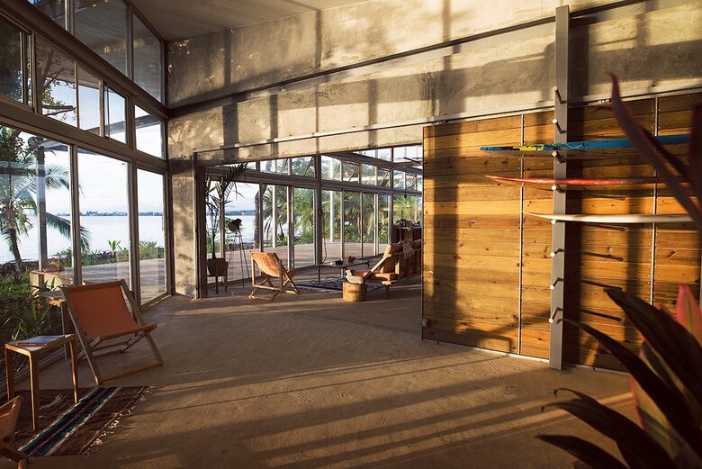 Casa Comunal Beach Front Getaway - Bocas del Toro, Panama