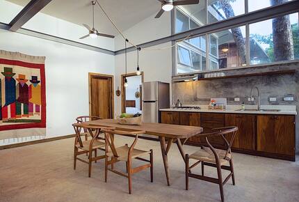 Casa Comunal Beach Front Getaway - Bocas del Toro, Panama