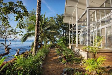 Casa Comunal Beach Front Getaway - Bocas del Toro, Panama