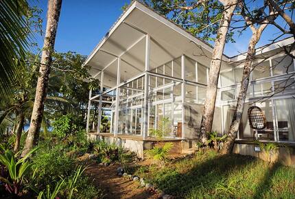 Casa Comunal Beach Front Getaway - Bocas del Toro, Panama