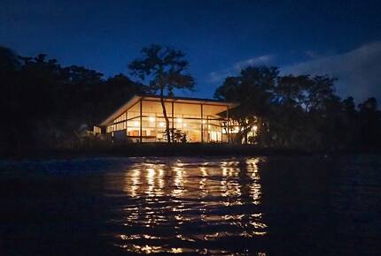 Casa Comunal Beach Front Getaway - Bocas del Toro, Panama