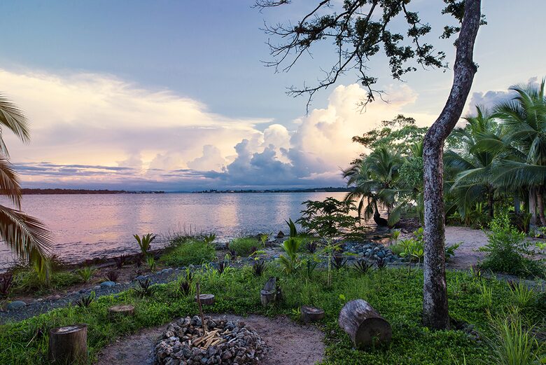 Casa Comunal Beach Front Getaway - Bocas del Toro, Panama