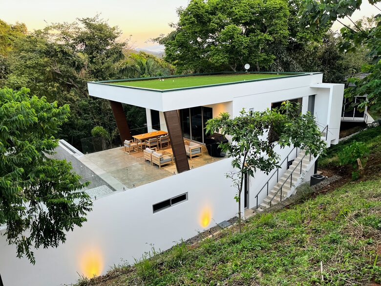 Modern Costa Rica Getaway - Black Beauty, Costa Rica