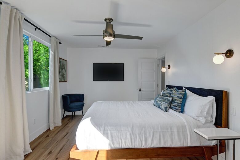 Palm Springs Mid-Century with Pool, Spa, Putting Green - Palm Springs, California