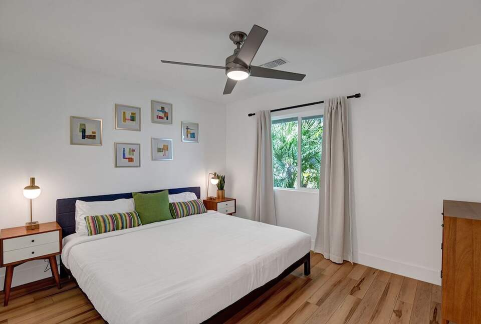 Palm Springs Mid-Century with Pool, Spa, Putting Green - Palm Springs, California