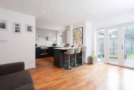 Highbury Mews House - London, United Kingdom