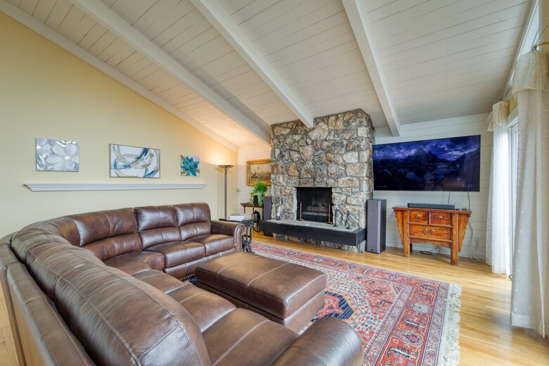 Incredible Hillside Escape with Heated Pool - Santa Rosa, California