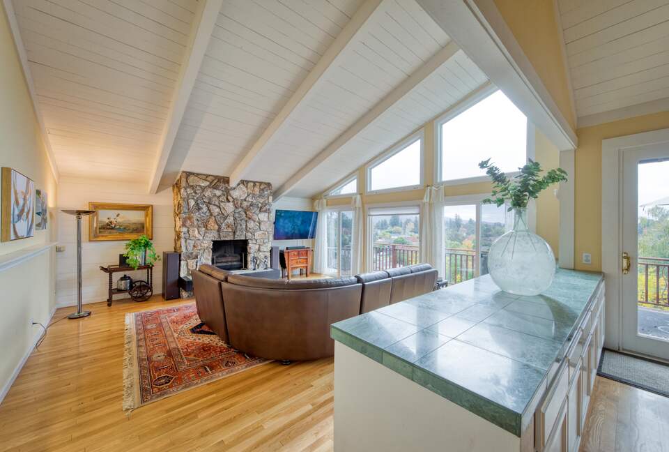 Incredible Hillside Escape with Heated Pool - Santa Rosa, California