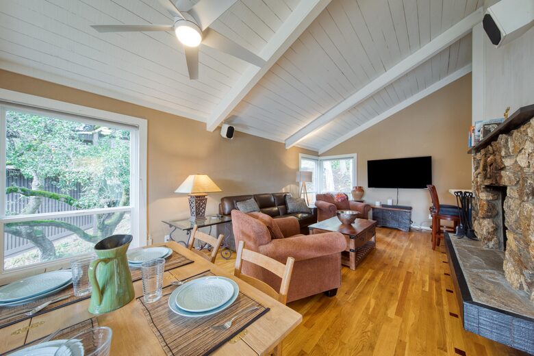 Incredible Hillside Escape with Heated Pool - Santa Rosa, California