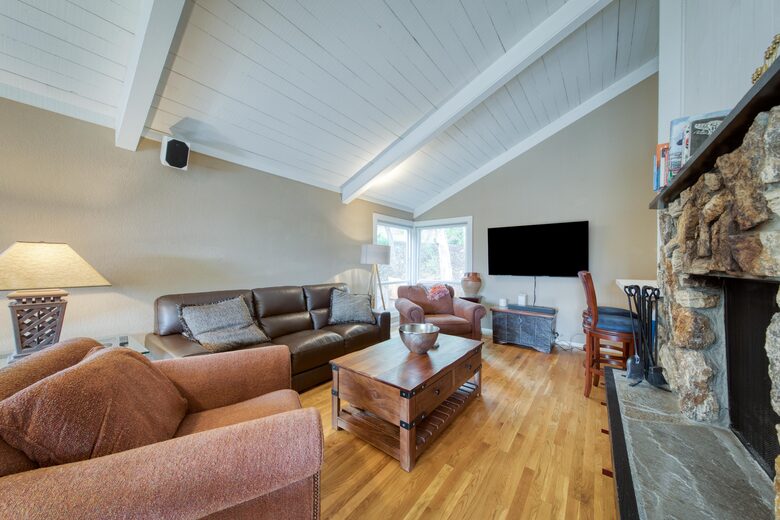 Incredible Hillside Escape with Heated Pool - Santa Rosa, California