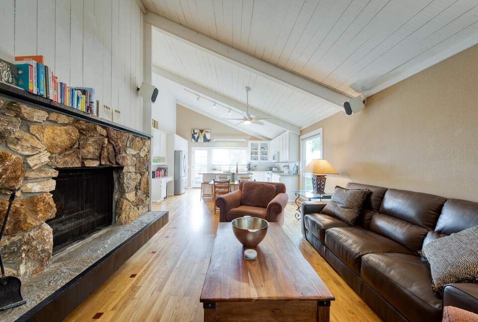 Incredible Hillside Escape with Heated Pool - Santa Rosa, California