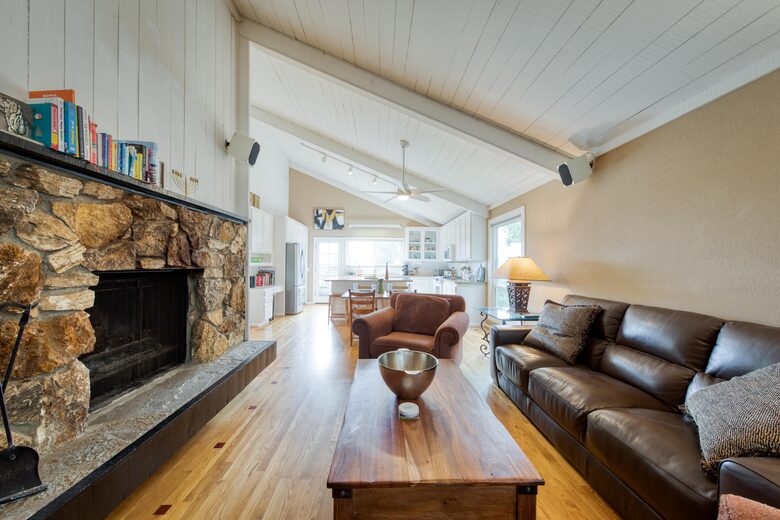 Incredible Hillside Escape with Heated Pool - Santa Rosa, California