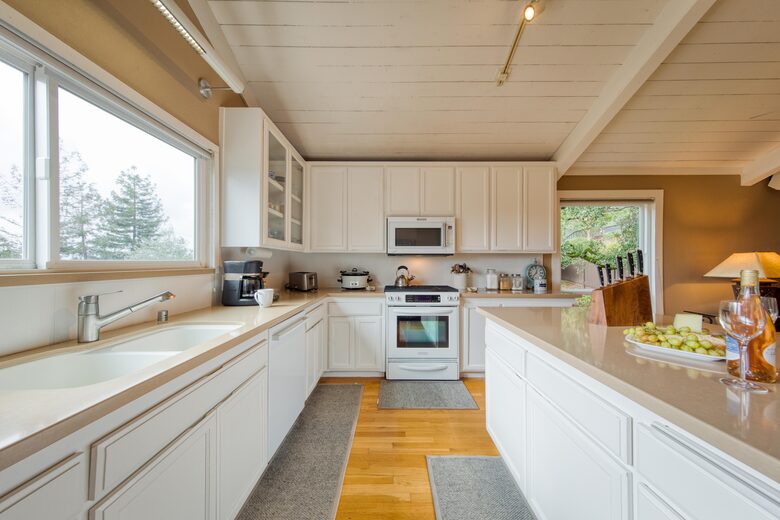 Incredible Hillside Escape with Heated Pool - Santa Rosa, California