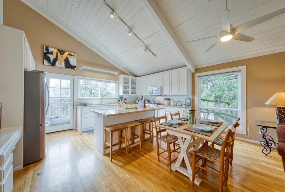 Incredible Hillside Escape with Heated Pool - Santa Rosa, California