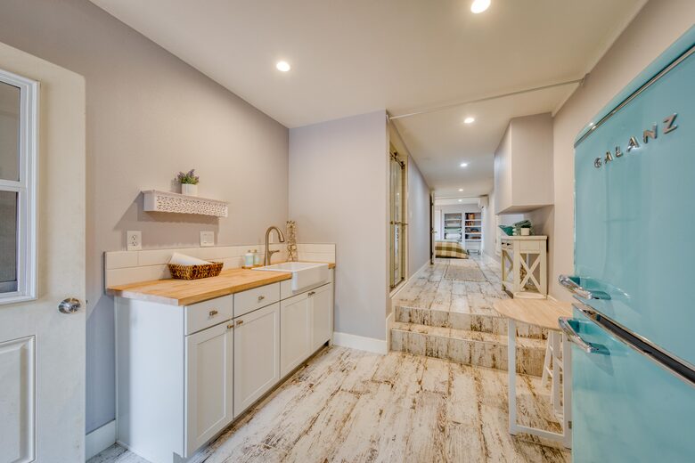 Incredible Hillside Escape with Heated Pool - Santa Rosa, California