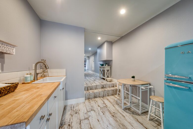 Incredible Hillside Escape with Heated Pool - Santa Rosa, California