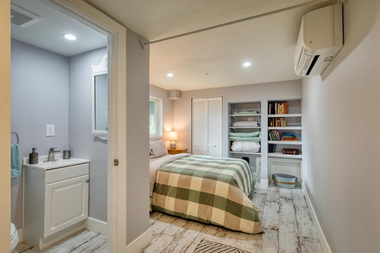 Incredible Hillside Escape with Heated Pool - Santa Rosa, California