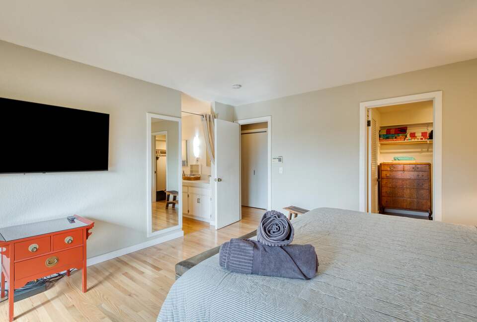 Incredible Hillside Escape with Heated Pool - Santa Rosa, California