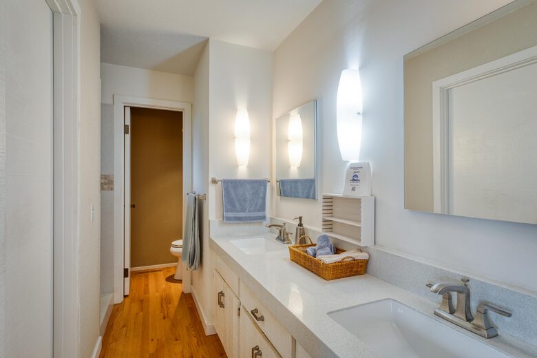 Incredible Hillside Escape with Heated Pool - Santa Rosa, California