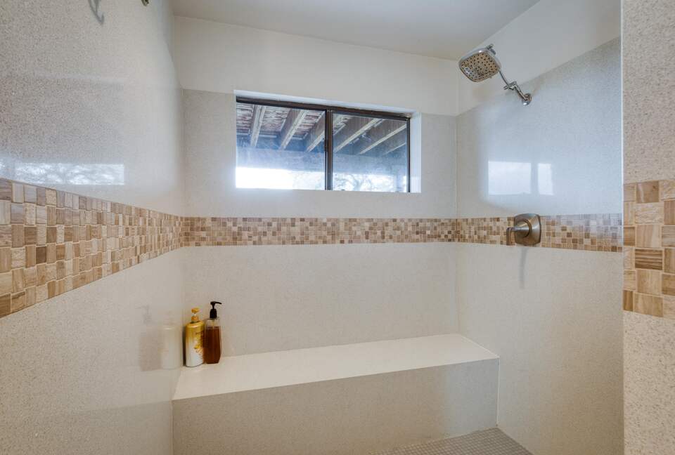 Incredible Hillside Escape with Heated Pool - Santa Rosa, California