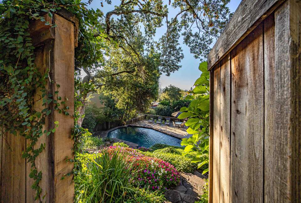 Incredible Hillside Escape with Heated Pool - Santa Rosa, California