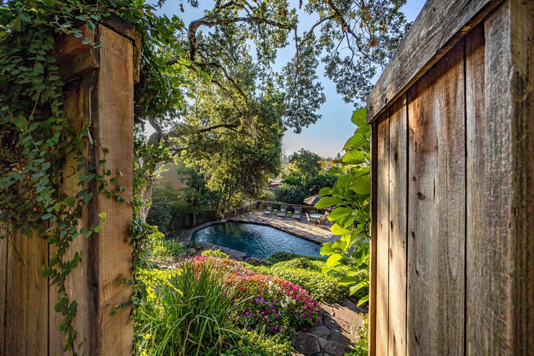 Incredible Hillside Escape with Heated Pool - Santa Rosa, California